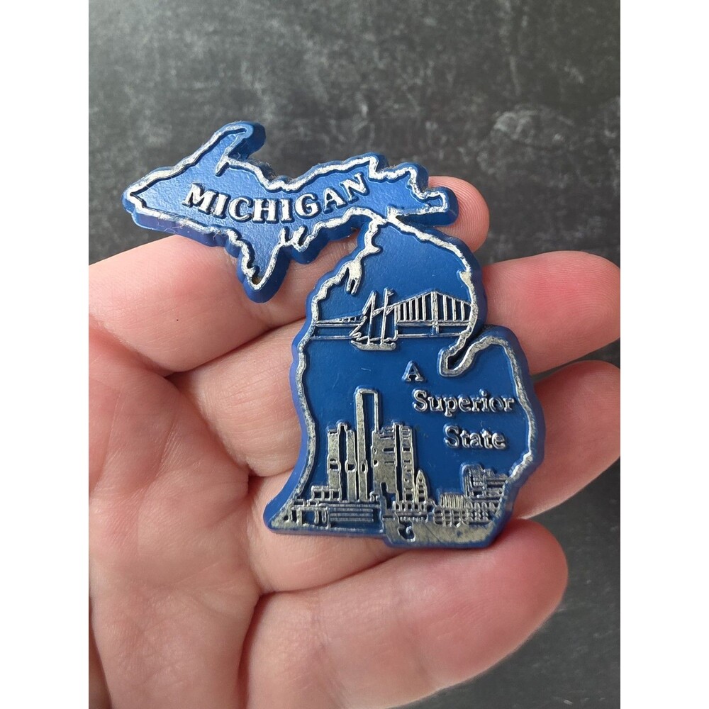 Vintage Michigan State Souvenir Magnet Blue With Silver Rubber A Superior State